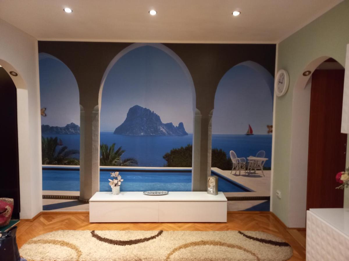 Blue Sky Apartment Ploieşti Extérieur photo