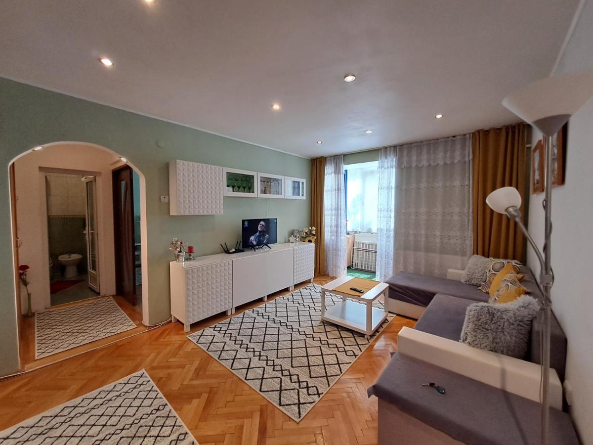 Blue Sky Apartment Ploieşti Extérieur photo